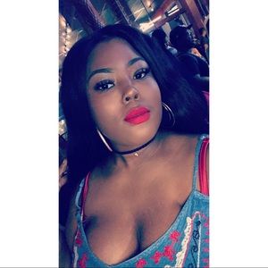 Meet your Posher, Dominique